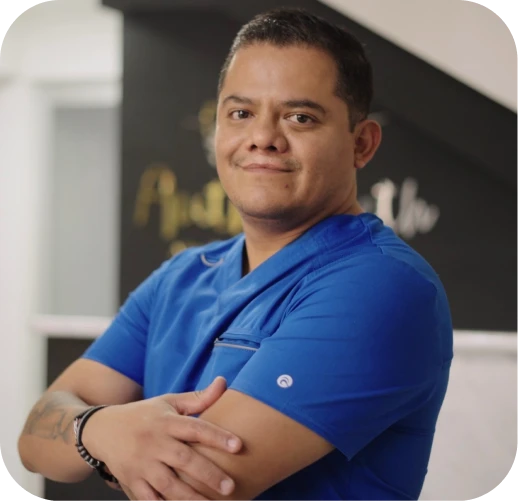 Dr. Neri Salazar